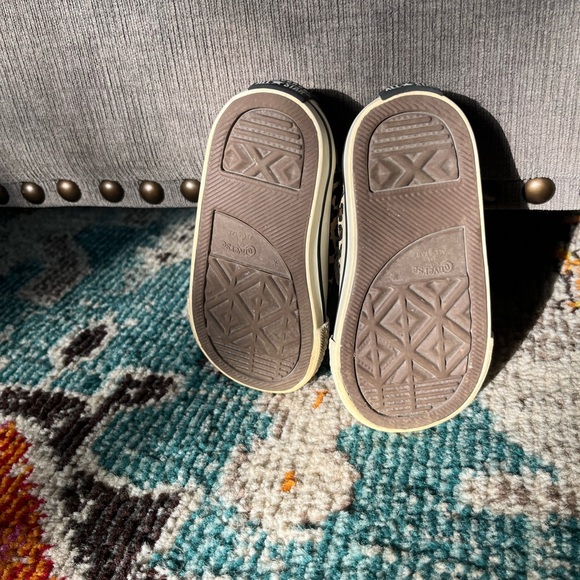 Toddler Cheetah Converse Size 5! EUC - Picture 4 of 5